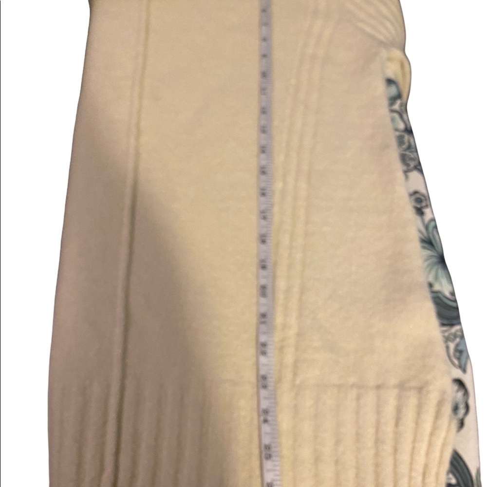 𝅺all in Favor cream Sweater size small - Picture 5 of 6